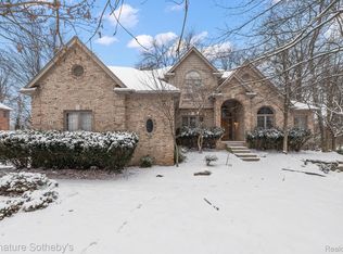 1774 Gleneagles, Highland, MI