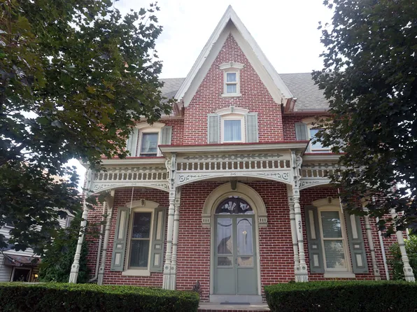 221 Franklin St, Alburtis, PA 18011