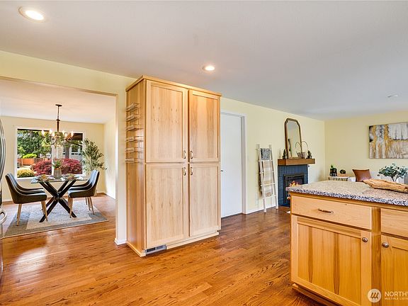 5th image of 7611 91st Avenue SW