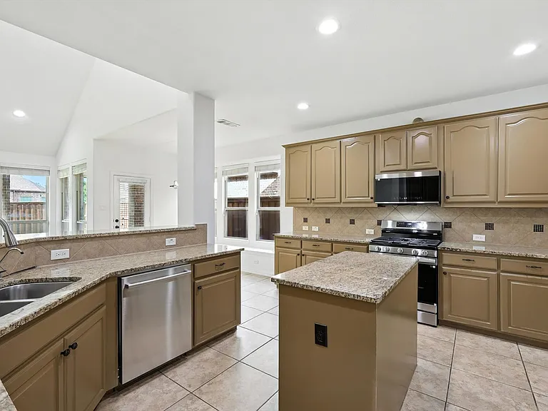 10421 Sexton Dr — Photo 13