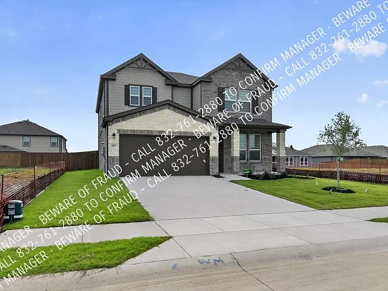 707 Windhaven Dr — Photo 1