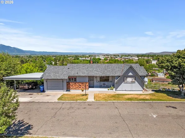300 Hillcrest Dr, Baker City, OR 97814