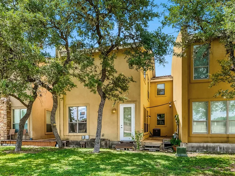 2506 Camden Park — Photo 31
