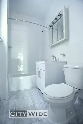 4th image of 159 E 99th St APT 1a
