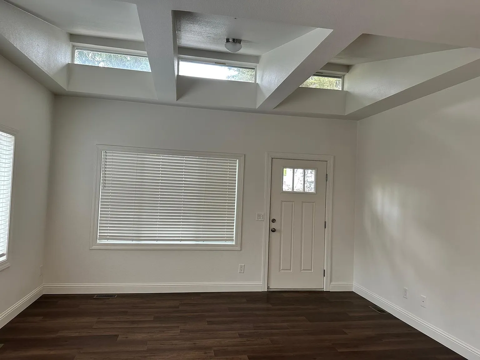 2 bed, 800 sqft, $2,990 — Photo 4