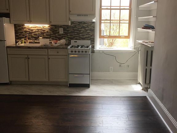 3rd image of 401 S Quince St #3F