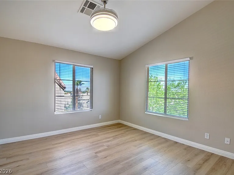 8400 Tiger Woods Ave — Photo 12