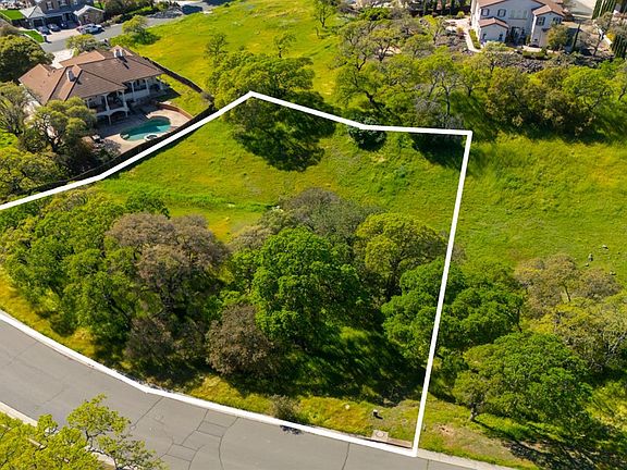 4th image of 743 BRIDLE RIDGE Court