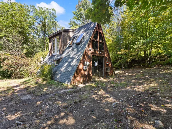 28 Bull Ring Road, Hiram, ME 04041