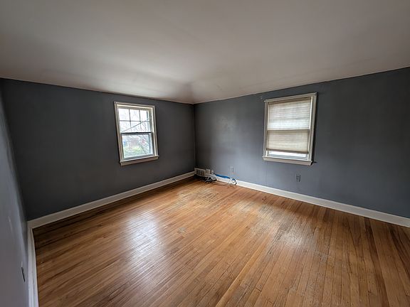 3rd image of 152 Shelbourne Rd