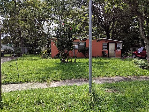 5th image of 3817 E Leonard Cir
