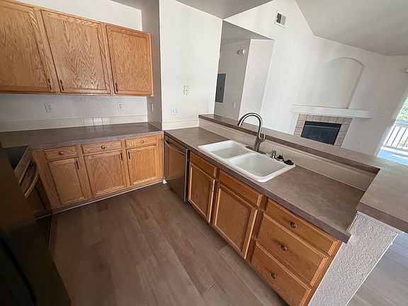 4th image of 5225 White Willow Dr APT B210