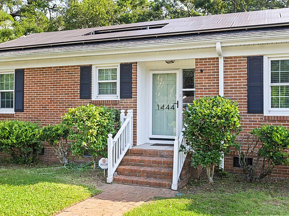 3rd image of 1444 Relyea Ave