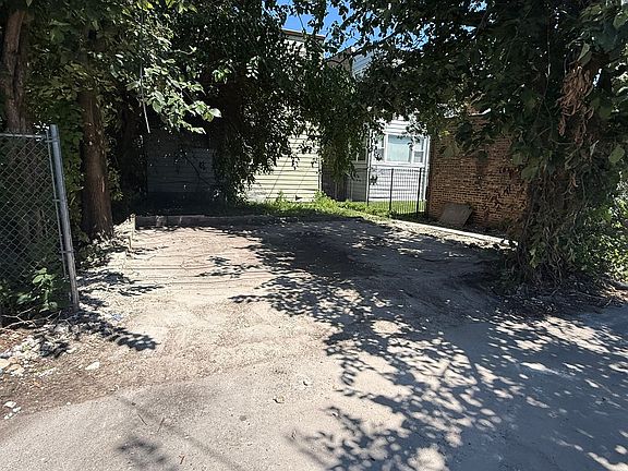 4th image of 5525 W Jackson Blvd