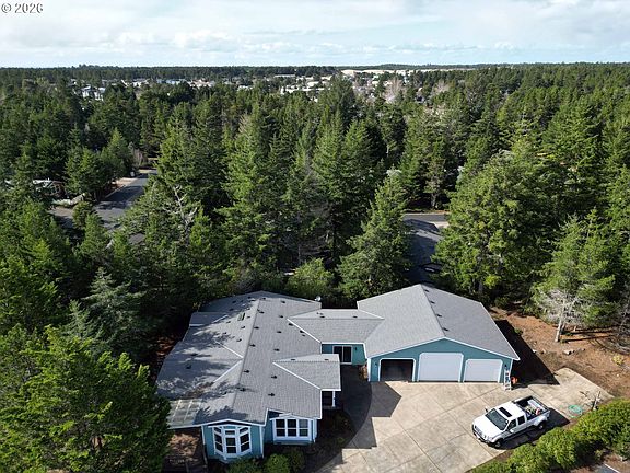 3rd image of 614 38th Pl