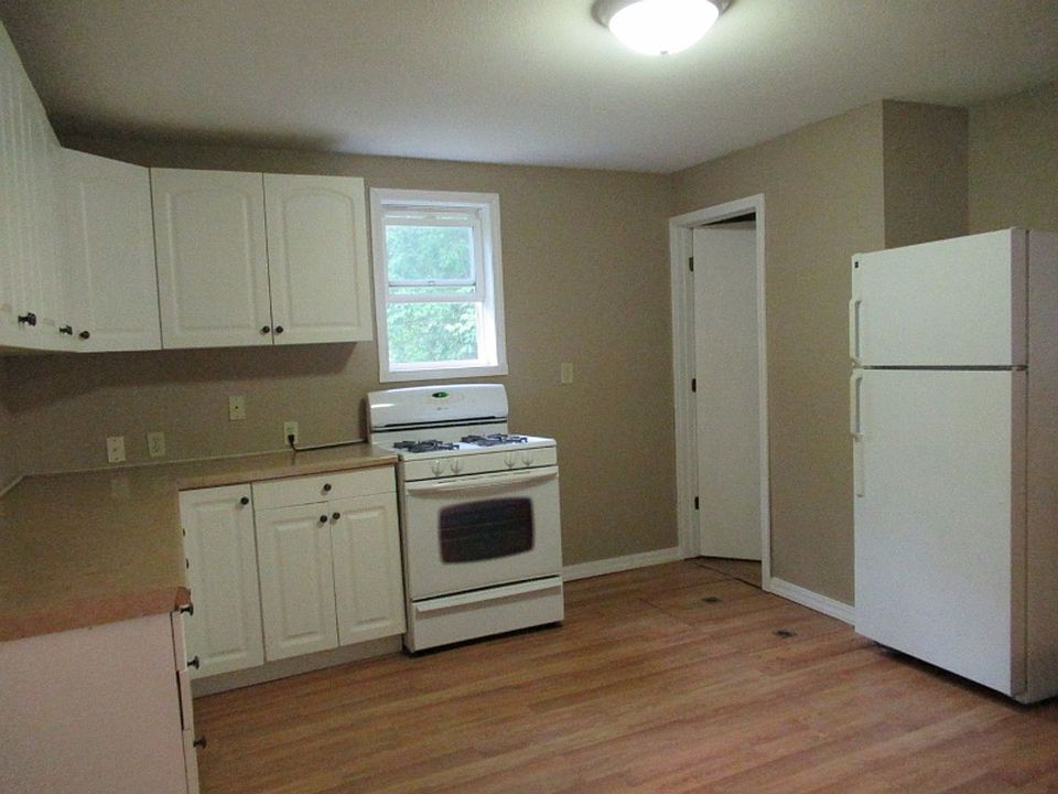 1st image of 1320 Oak St