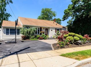 2294 Hynes Pl, Bellmore, NY 11710