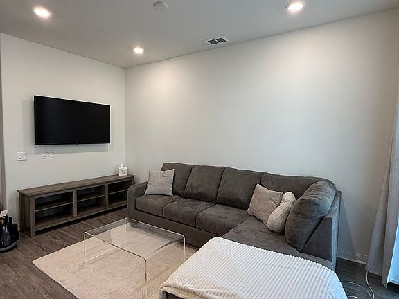 3rd image of 22815 Harvest Mill Cir
