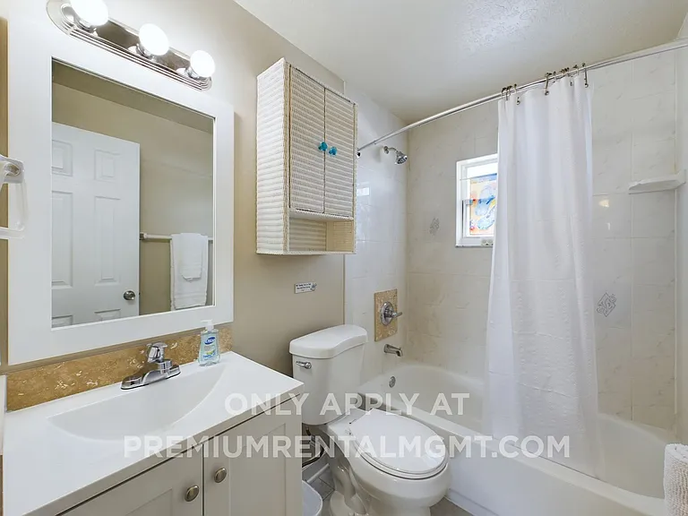 7165 Ridgewood Ave #7 — Photo 6
