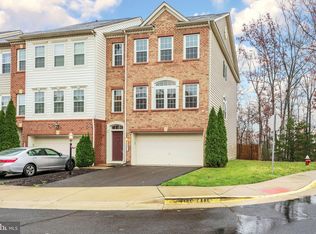 25211 Beach Pl, Chantilly, VA 20152