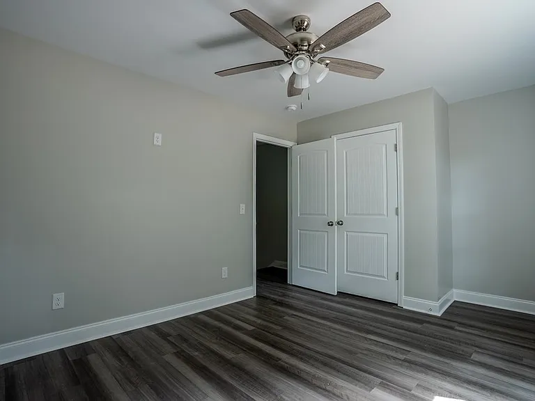 139 Harrison Ln SE — Photo 6