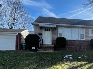 20751 Bowling Green Rd, Maple Hts, OH 44137