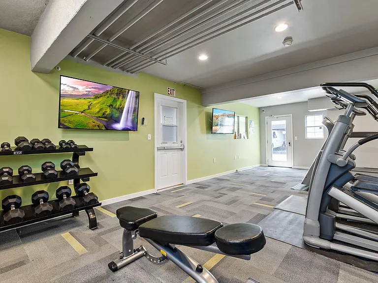 Lake Balboa Townhomes — Photo 8