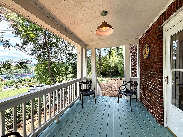 72 Buchanan Ave — Photo 34