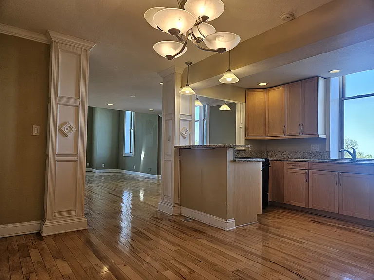 111 NW 2nd St #3 — Photo 3