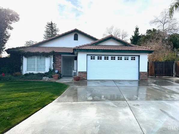 905 Woodmont Dr, Bakersfield, CA 93312