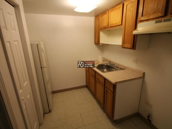 5th image of 2204 W Roscoe St #Ch1