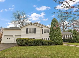 911 Travers Ln, Flossmoor, IL 60422