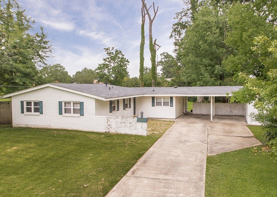 1st image of 2490 Armstrong Cir