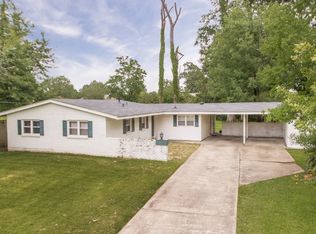 2490 Armstrong Cir, Baton Rouge, LA 70816
