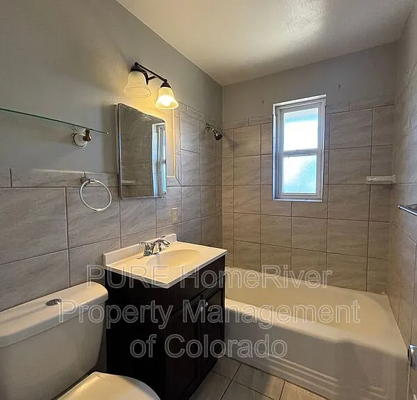 935 N Winona Ct — Photo 10