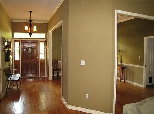 5th image of 213 Estate Dr S