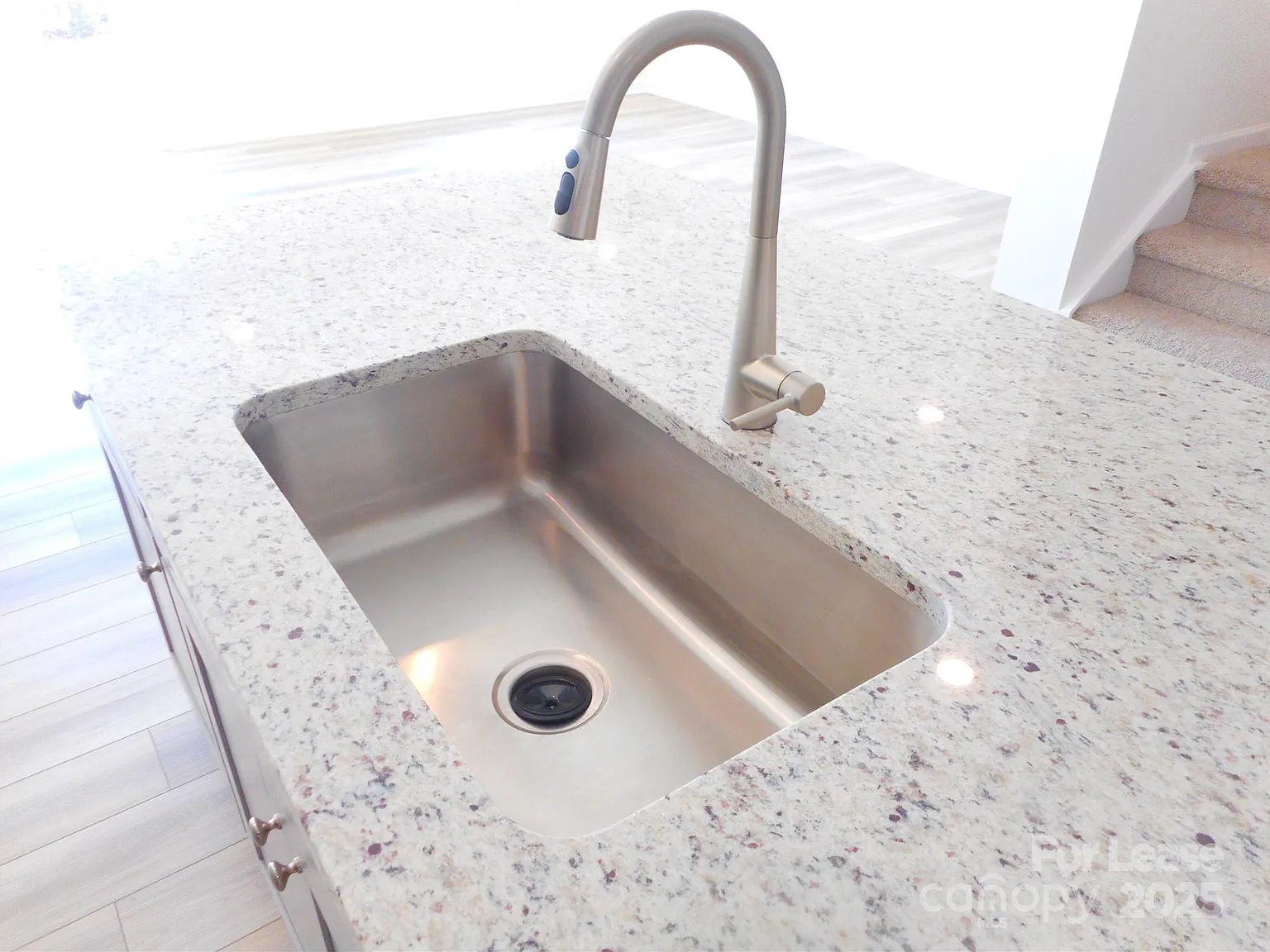 3 bed, 2.5 bath, 1666 sqft, $1,925 — Photo 3