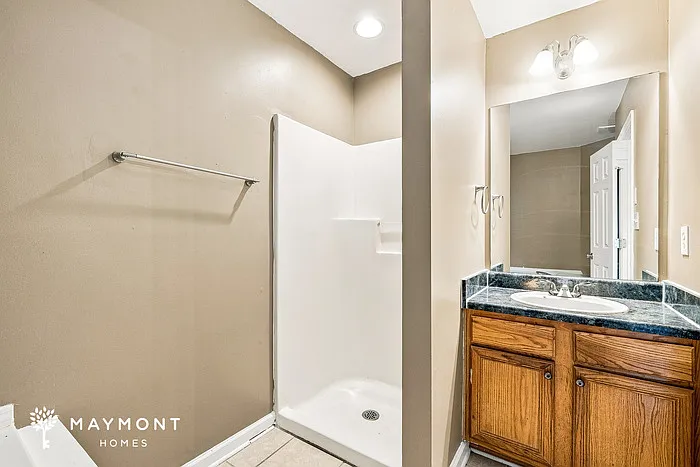 4203 Legacy Sq — Photo 6
