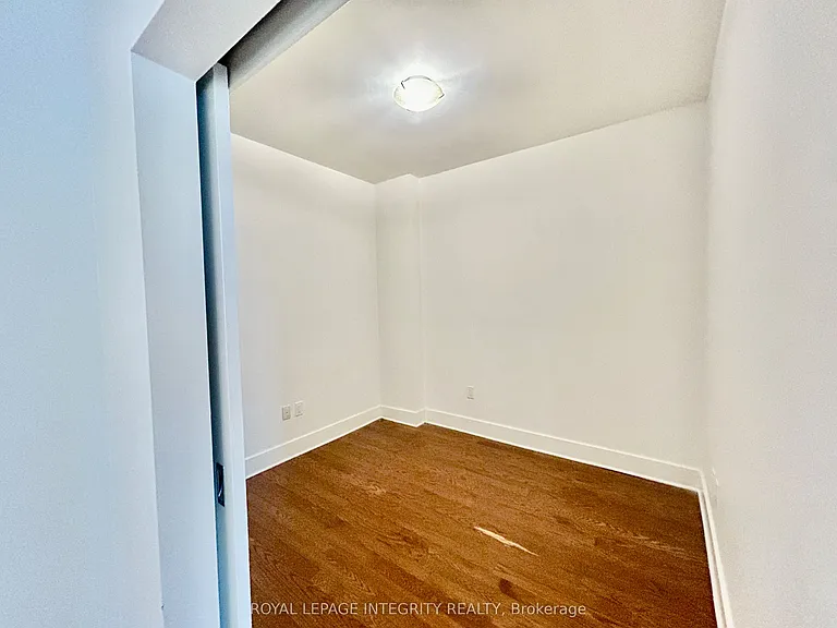 101 Richmond Rd #420 — Photo 13