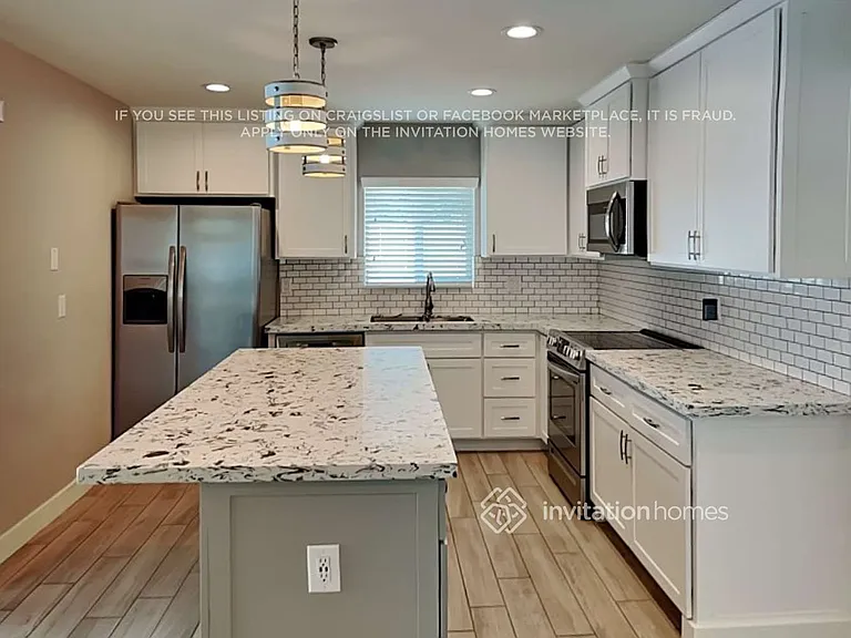 2028 E Minton Dr — Photo 8