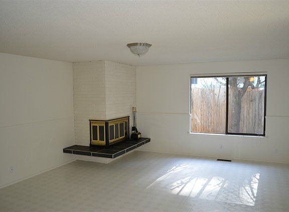 3rd image of 2242 Lakemoor Dr SW
