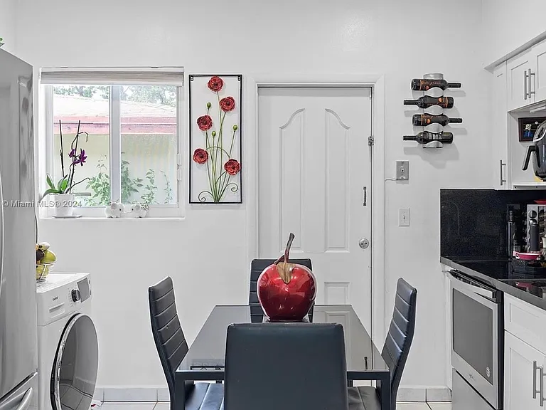 3112 SW 16th St — Photo 14