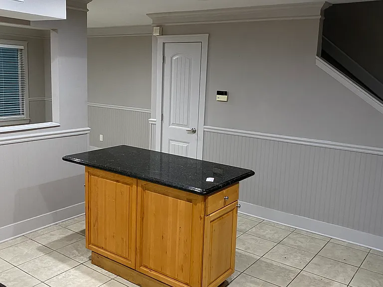 303 Country Club Dr — Photo 2