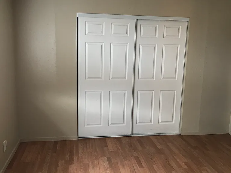 Glenn Apartments — Photo 11