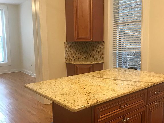 3rd image of 1809 W Huron St #1