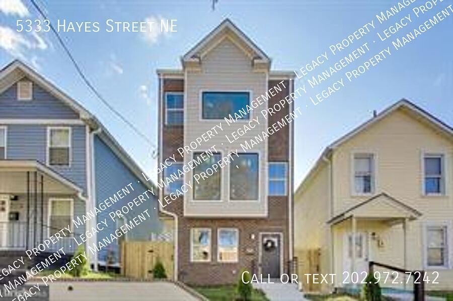 1st image of 5333 Hayes St NE