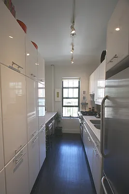 Rented by Avi Nash Associates | media 16