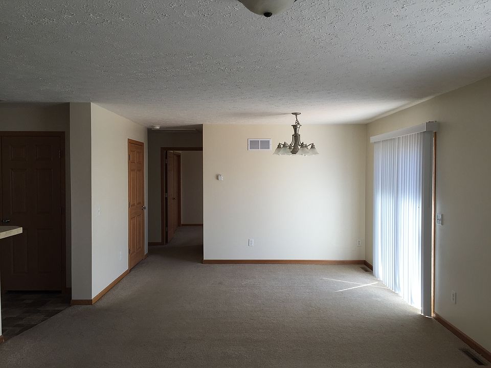 1st image of 532 Somerset Dr