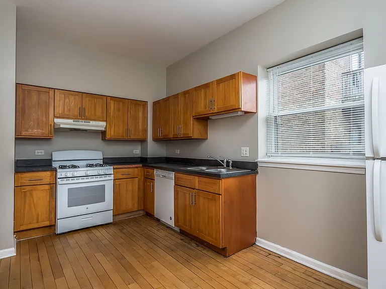 6042 S Prairie Ave #2 — Photo 3