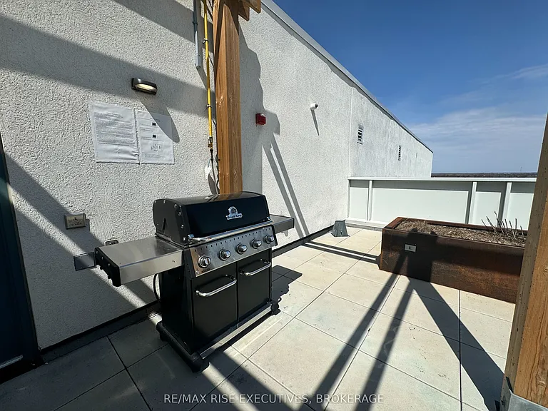 652 Princess St #711 — Photo 27